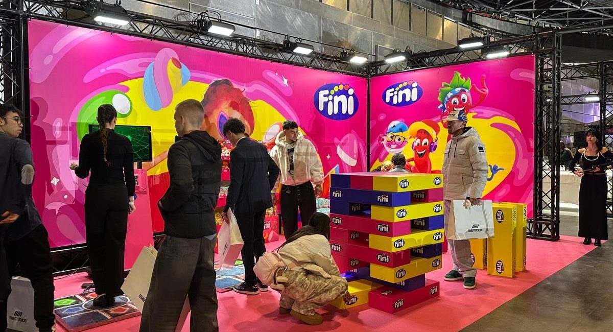 Fini conquista a la generación Z en los Army Awards 2026