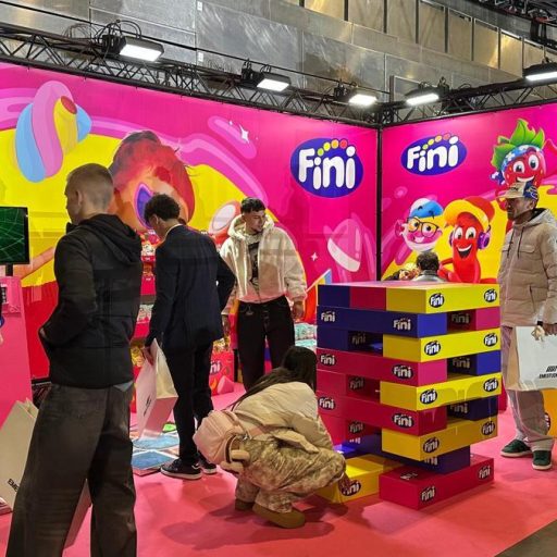 Fini conquista a la generación Z en los Army Awards 2026