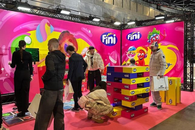 Fini conquista a la generación Z en los Army Awards 2026